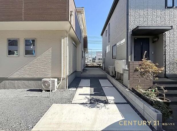 【駐車場】 マイカー駐車可能で安心。