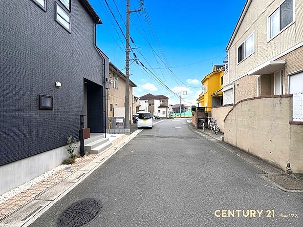 【現地外観】静けさと安心感に包まれ、家族の時間を大切にできる住宅地