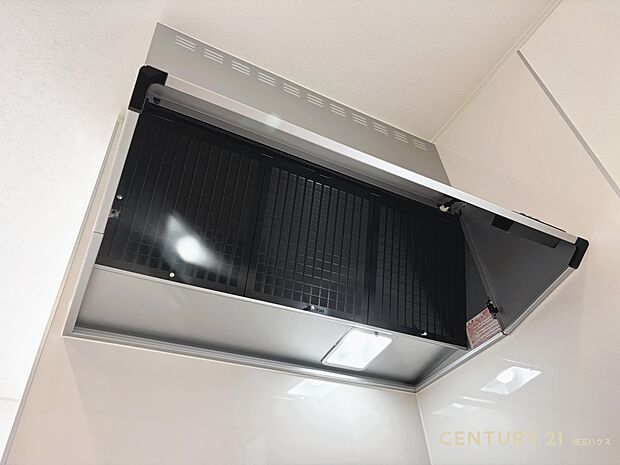 【設備】スタイリッシュなレンジフードはお手入れもラクラク