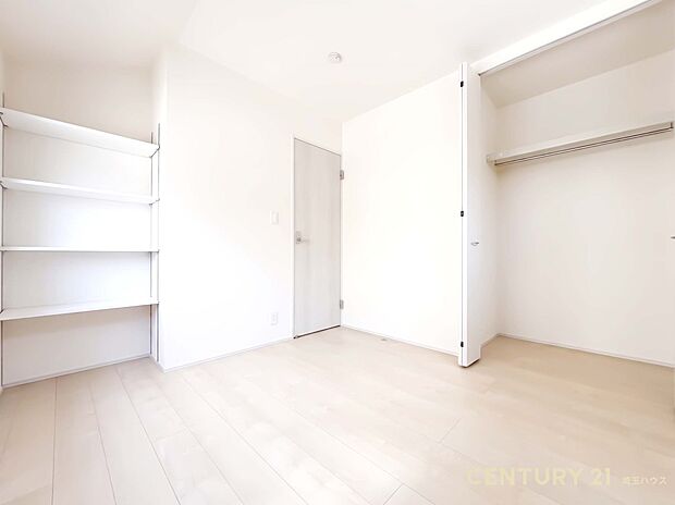 【洋室】明るく使いやすい洋室、収納付きで子ども部屋にもピッタリ