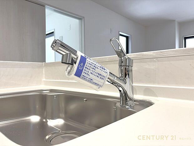 【設備】清潔で美味しい水がいつでも使える浄水器完備のキッチン