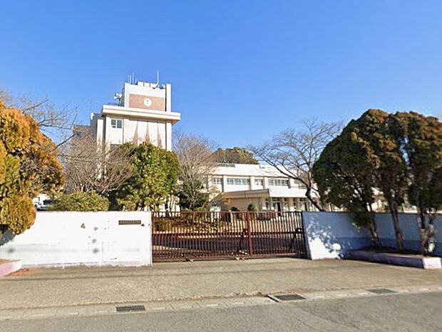小学校 781m 春日部市立牛島小学校