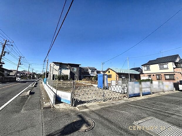 【現地】開放感にあふれ、陽当たり良好の南西角地！