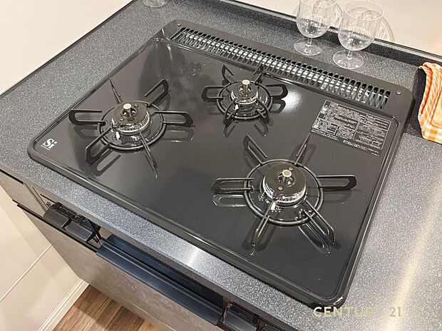 【設備】3口コンロだから、同時調理も自在!毎日の料理をもっとスマートに