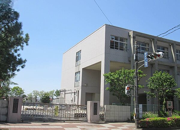 小学校 800m 春日部市立粕壁小学校