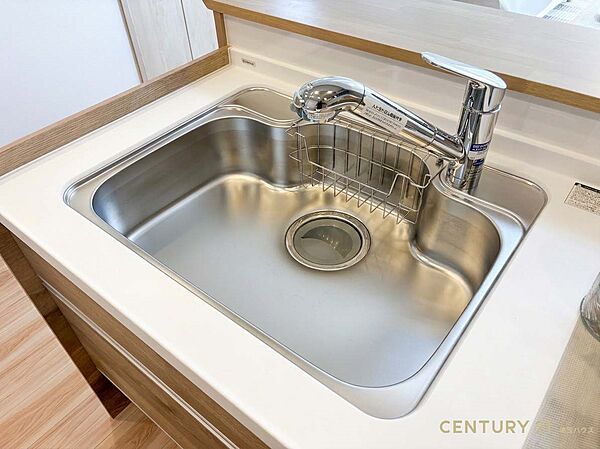 【設備】清潔で美味しい水がいつでも使える浄水器完備のキッチン