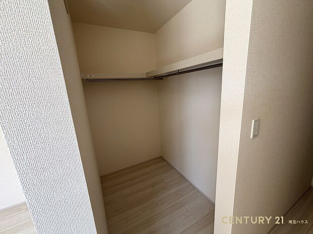 【収納】収納力と使いやすさにこだわった、毎日の暮らしを整えるウォークインクローゼット