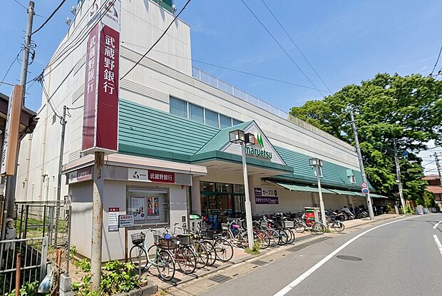 スーパー 662m マルエツ東門前店