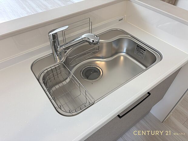 【設備】清潔で美味しい水がいつでも使える浄水器完備のキッチン