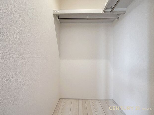 【収納】お部屋をすっきり保ち空間にゆとりを生む大容量ウォークインクローゼット