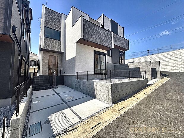 【外観】シンプルなデザインが落ち着いた暮らしを演出！閑静な住宅街で始める穏やかな新生活