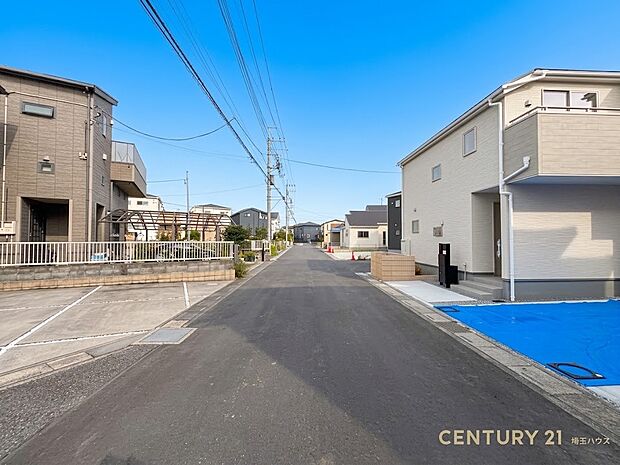【現地外観】シンプルなデザインが落ち着いた暮らしを演出!閑静な住宅街で始める穏やかな新生活