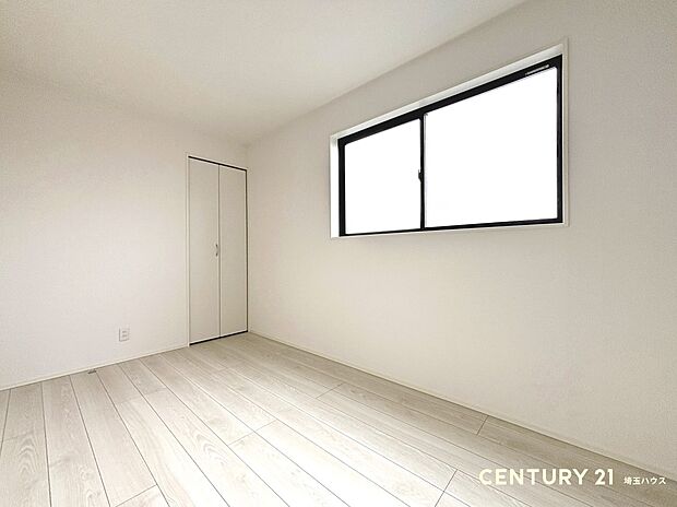 【洋室】明るく使いやすい洋室、収納付きで子ども部屋にもピッタリ