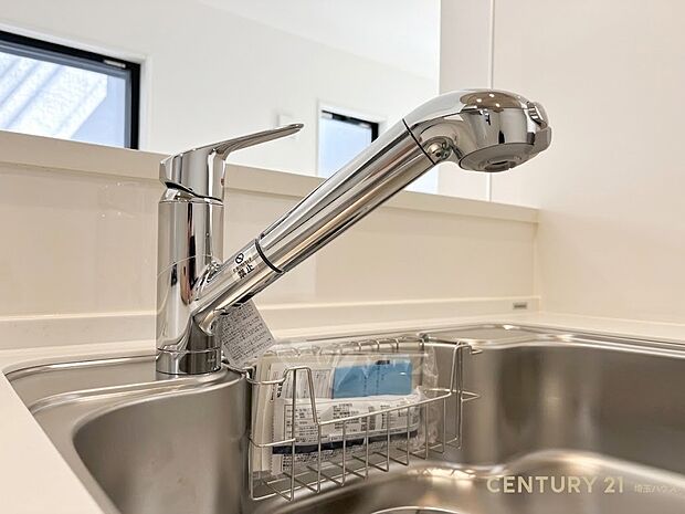 【設備】清潔で美味しい水がいつでも使える浄水器完備のキッチン