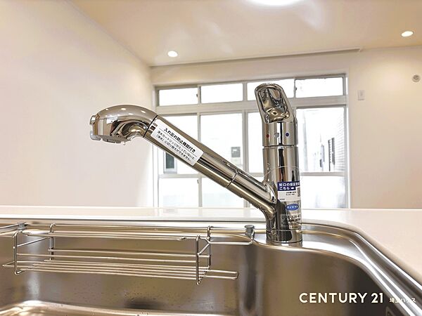 【設備】清潔で美味しい水がいつでも使える浄水器完備のキッチン
