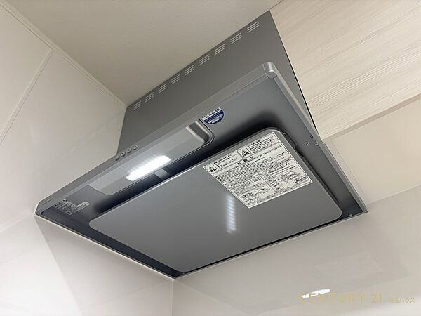 【設備】スタイリッシュなレンジフードはお手入れもラクラク