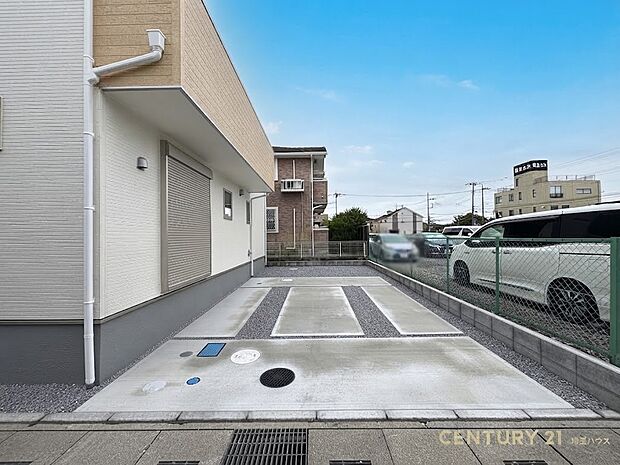 【カースペース】車種により2台駐車可能!バイク置場や自転車置き場にも便利です