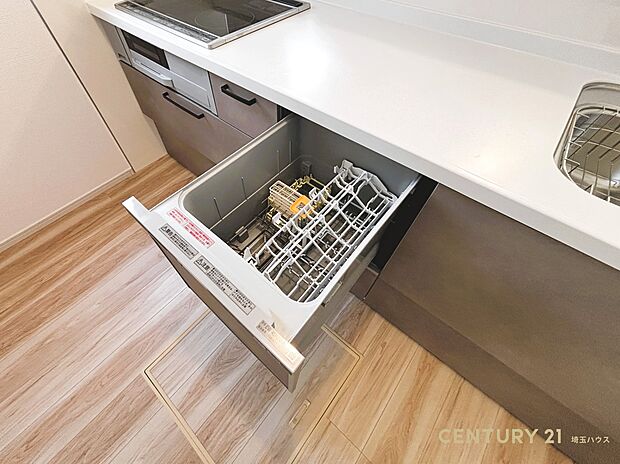 【設備】食洗機が備わったキッチンは後片付けもスムーズになり家事効率もアップ!