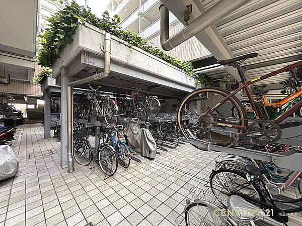 【駐輪場】居住者の利便性を考えた、ゆとりある駐輪スペース
