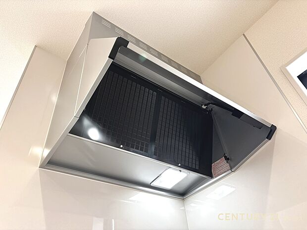 【設備】スタイリッシュなレンジフードはお手入れもラクラク
