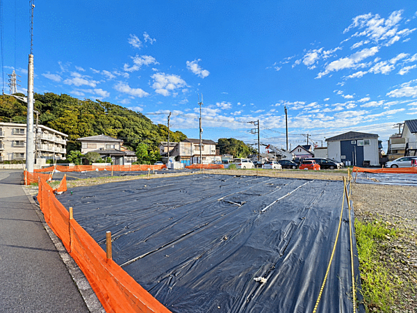 区画図より、北側接道からNO3区画に向けて撮影しております。