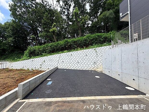 車通りが少なく、落ち着いた住環境が魅力です。