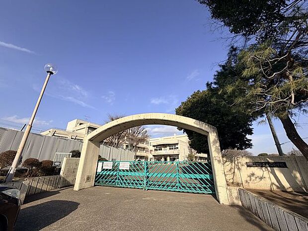 若松小学校 580m