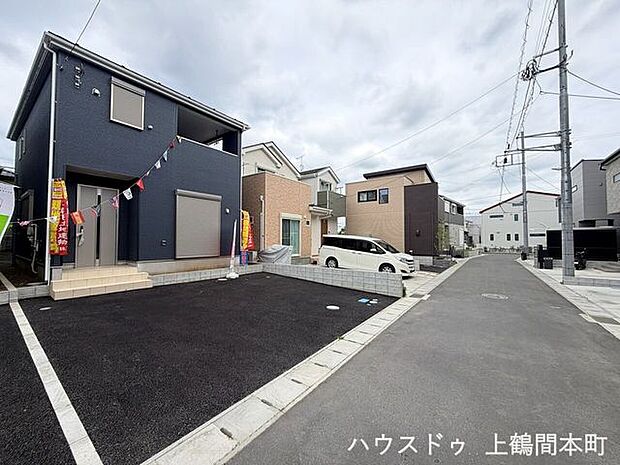 2台分の駐車スペースを備え、日常使いに便利な住まいです。