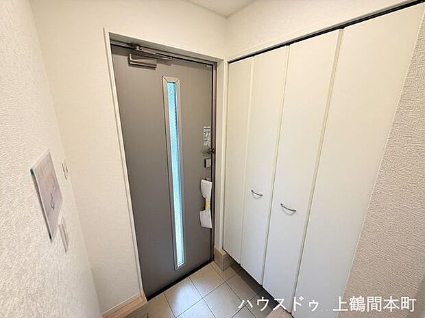 靴や小物を整理しやすく、生活感を抑えられる設計です