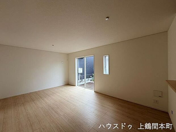 家族が自然と集まる心地よいリビング空間