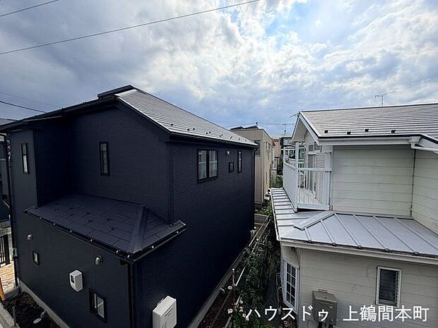 遠くまで見渡せる開放感のある眺望が、日々の暮らしにゆとりを与えます