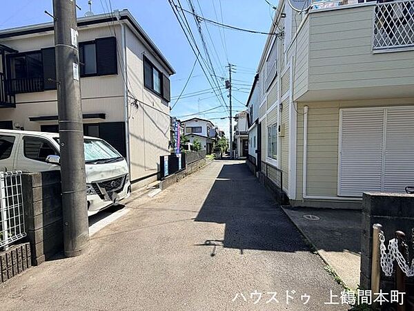 前面道路も見渡しやすく、小さなお子様のいるご家庭にも安心感のある住環境。
