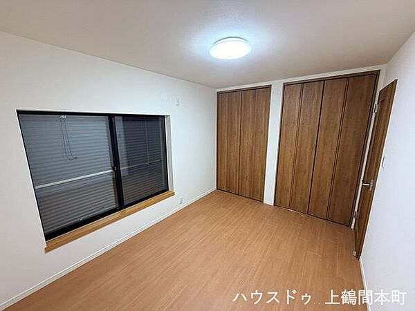 在宅ワークにも趣味にもフィットする自由度の高い洋室。住むほどに愛着が深まる、落ち着いた住空間。“帰りたくなる家”を演出する、安らぎの洋室です。笑い声と小さな足音が、毎日を彩る子供部屋。