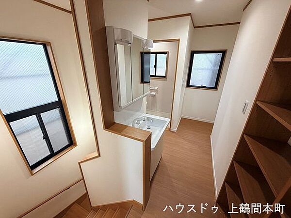 シンプルで飽きのこないデザインの廊下空間各居室へスムーズにつながる使いやすい間取り設計毎日の動線を考えた快適な廊下スペース圧迫感を感じにくいすっきりとした廊下設計