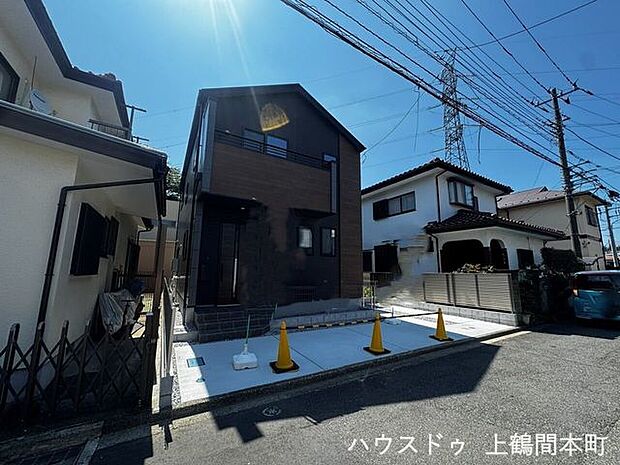 全室2階の4LDK+カースペース付き新築住宅
