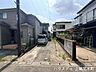 駐車場：毎日の車の出し入れがしやすい、ゆとりある駐車スペースを確保。