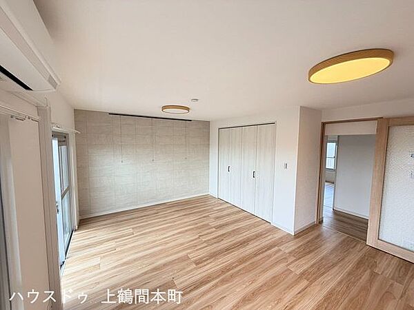ソファを置いてもゆとりを感じられる広さです
