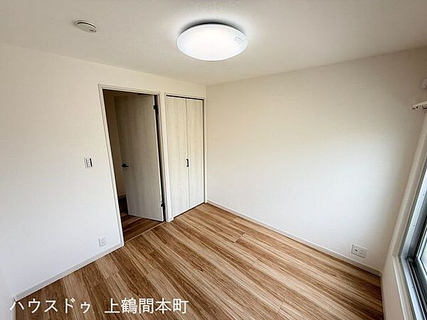 お気に入りの洋服や小物もきれいに整理できるクローゼット付き