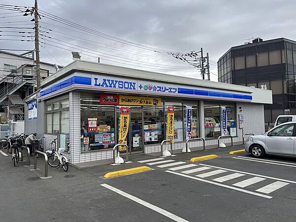 ローソン・スリーエフ 相模原麻溝台店24時間営業でお買い物に便利なコンビニです。お弁当やスイーツ、日用品が充実しており、ATMや各種サービスにも対応。駐車場を備え、車でも立ち寄りやすく、地域の暮ら…
