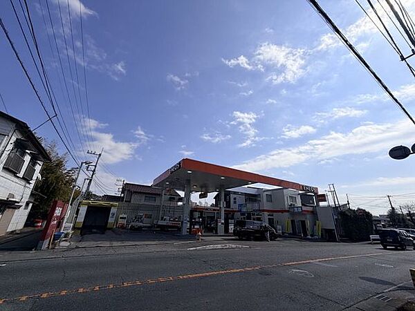 ENEOS　ハートランド新磯SS地域に密着したガソリンスタンドで、給油のほか洗車・オイル交換・車検・点検などカーライフをサポートするサービスを提供しています。日常の給油から車のメンテナンスまで利用…