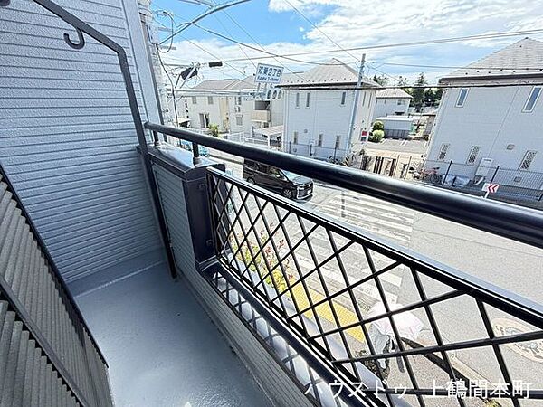室内に光を取り込み、住まい全体を明るく感じさせます