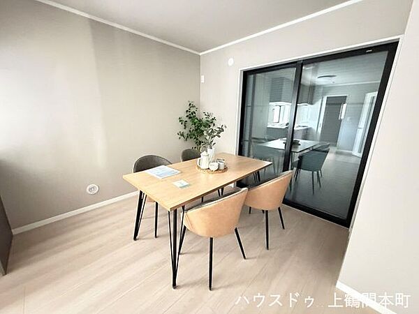 毎日の食事時間を心地よく演出する空間設計