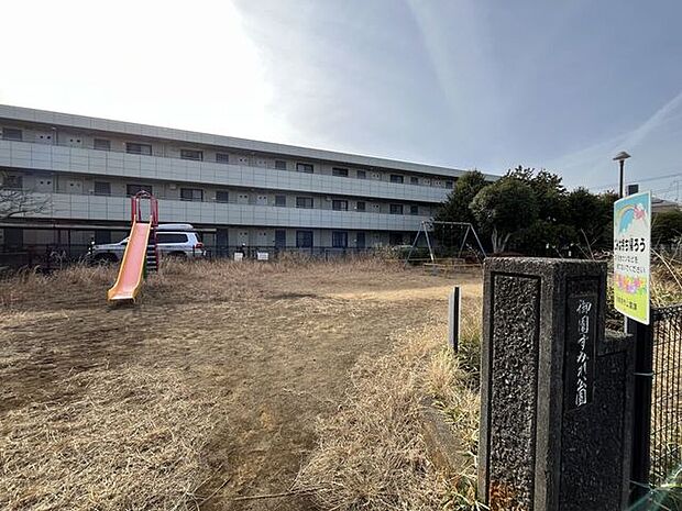 御園すみれ公園御園すみれ公園が近く、花の名を持つやさしい雰囲気の公園がすぐそばにあります。 140m
