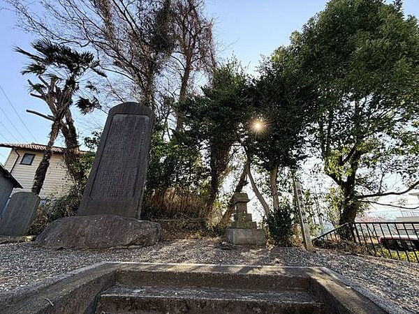 豊受水神社相模原市南区磯部にある、水の恵みや農業の守護を願って祀られている神社。相模川の用水に関わる歴史があり、地域の水田や暮らしを支えてきた由緒ある場所です。静かな境内で地域の歴史を感じられます…