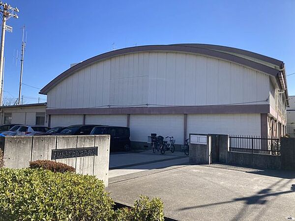 谷口中学校谷口中学校の教育目標は「自ら学ぶ意欲をもち、心豊かにたくましく生きる生徒の育成」。生徒が主役の安心安全な学校づくりを柱に、個性を認め伸ばしながら地域とともに歩んでいます。(公式HPより)…