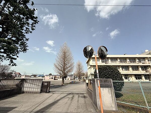 相模台小学校 930m