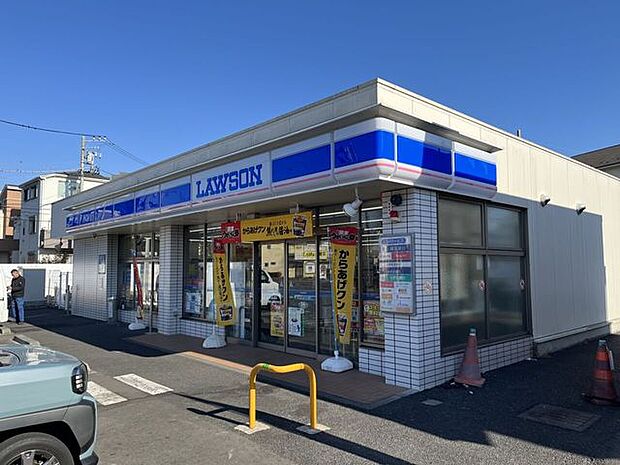 ローソン 相模原上鶴間本町店食品や飲料、日用品など豊富な商品を取り揃えた便利なコンビニです。24時間営業で、急なお買い物にも対応。ATMや各種サービスも利用でき、忙しい毎日をサポートしてくれる身近…
