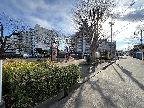 大野台なかよし公園大野台なかよし公園がそばにあり、地域の子どもたちと自然につながれる環境です。転入してきてもすぐに顔なじみができそうな、温かい雰囲気が魅力です。 170m