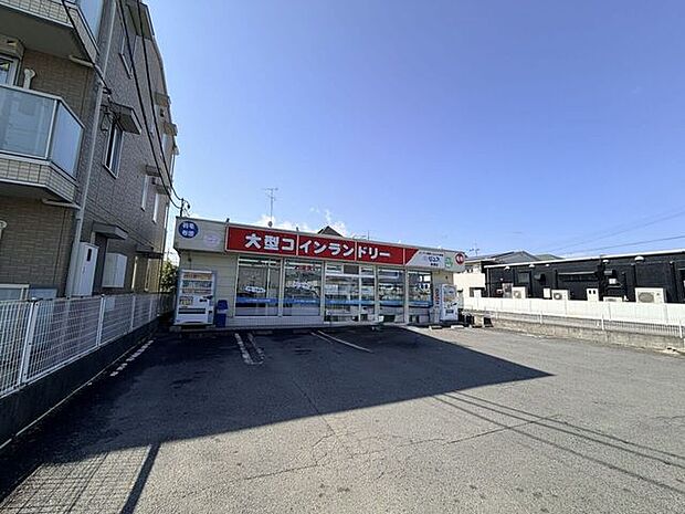 コインランドリーさわやかピュア相模原麻溝店大型洗濯機や乾燥機を備えた便利なコインランドリー。布団や大物の洗濯にも対応でき、忙しい方の家事負担を軽減します。JR相模線「原当麻」駅から徒歩約5分の身近…