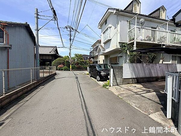 前面道路が広く、駐車が苦手な方にも安心の住環境です。